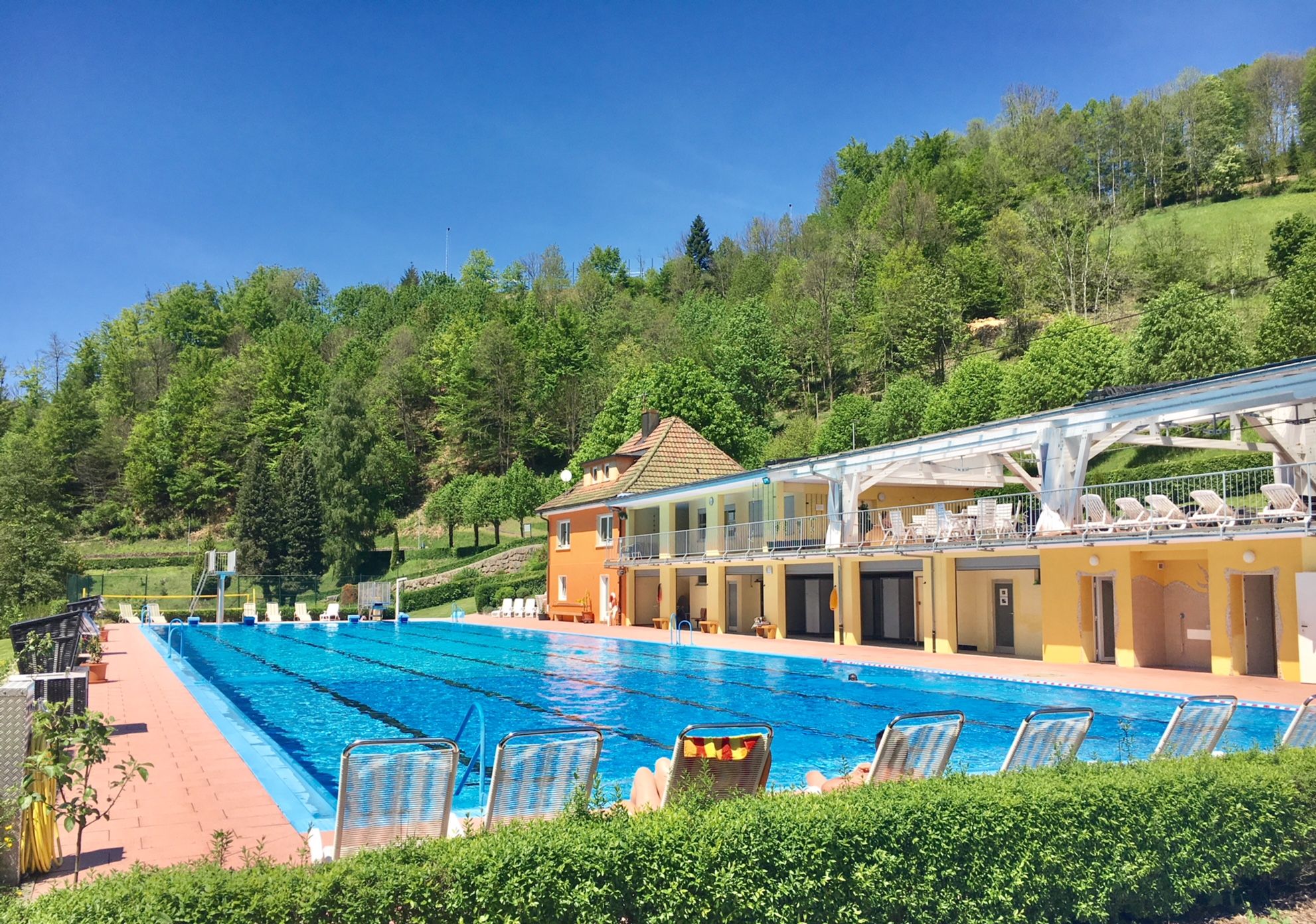 Blick auf das große Schwimmbecken