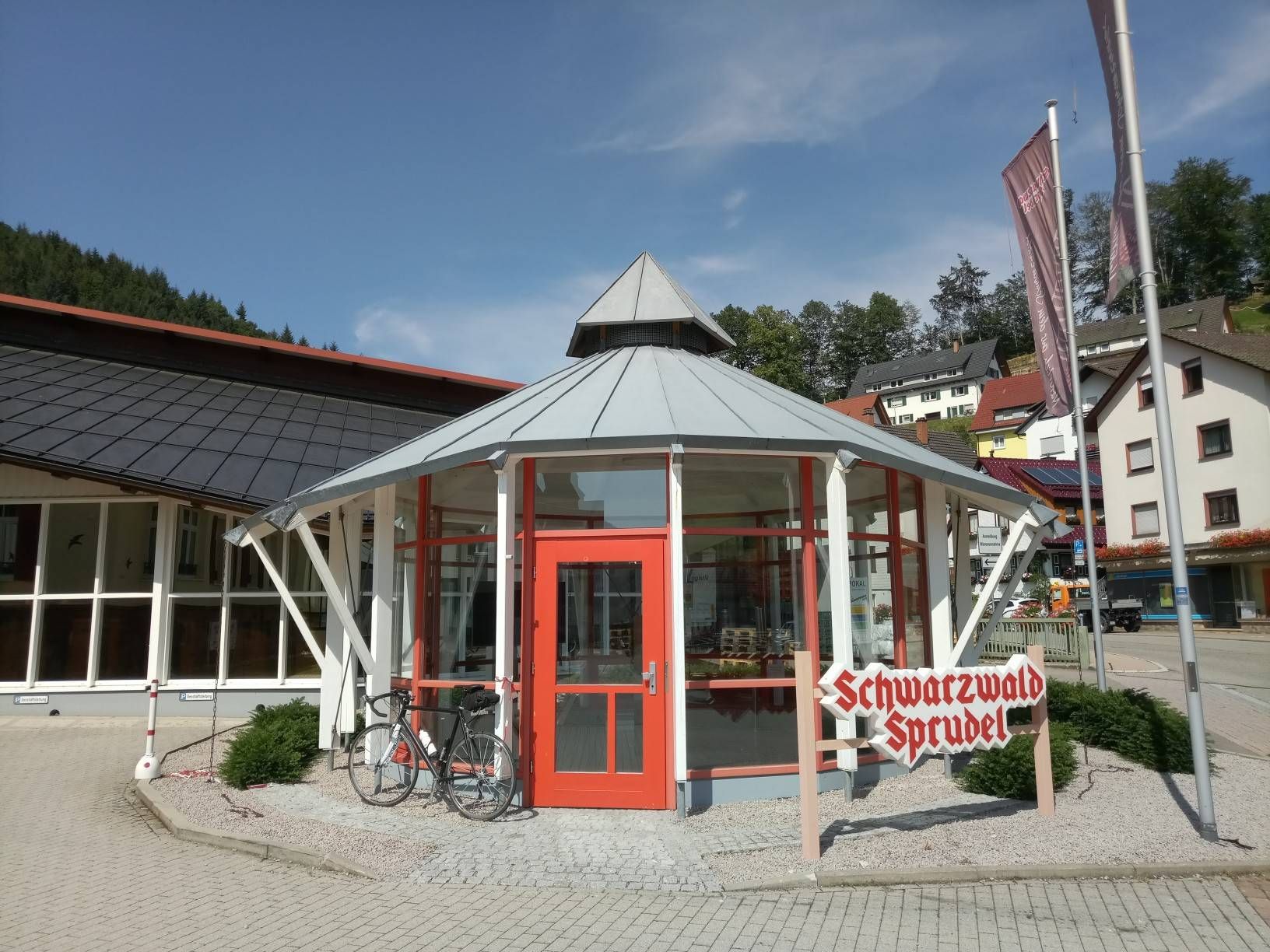 Mineralwasser Brunnen der Firma Schwarzwald Sprudel