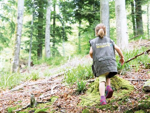 Mit der Entdeckerweste unterwegs auf dem Pirschpfad in Bad Peterstal-Griesbach